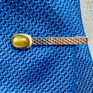 Swank vintage green stone tie clip